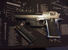 desert eagle 44 magnum.jpg