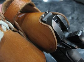 1911shoulderHolster 004.jpg