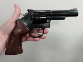 Smith & Wesson 19 357 Magnum (2).jpg