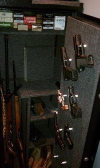 gun safe.jpg