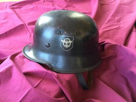 Nazihelmet.jpg