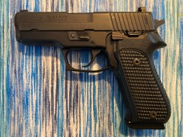 Sig P220.jpg