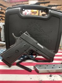 Rock Island Armory M1911 (3).jpg