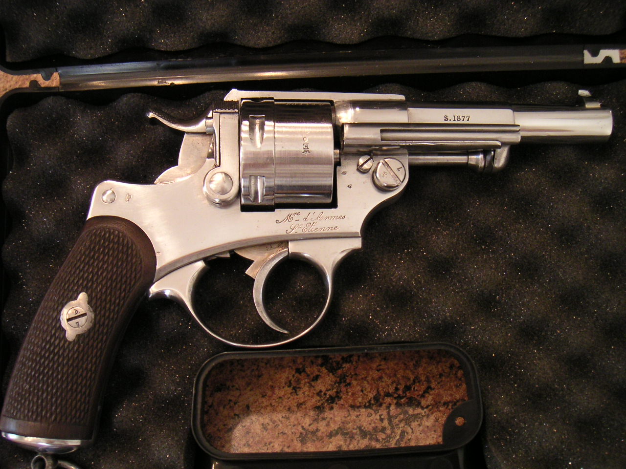 Revolver_mod%C3%A8le_1873.JPG